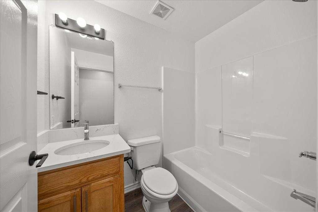 404 W Day Street Property Photo 14