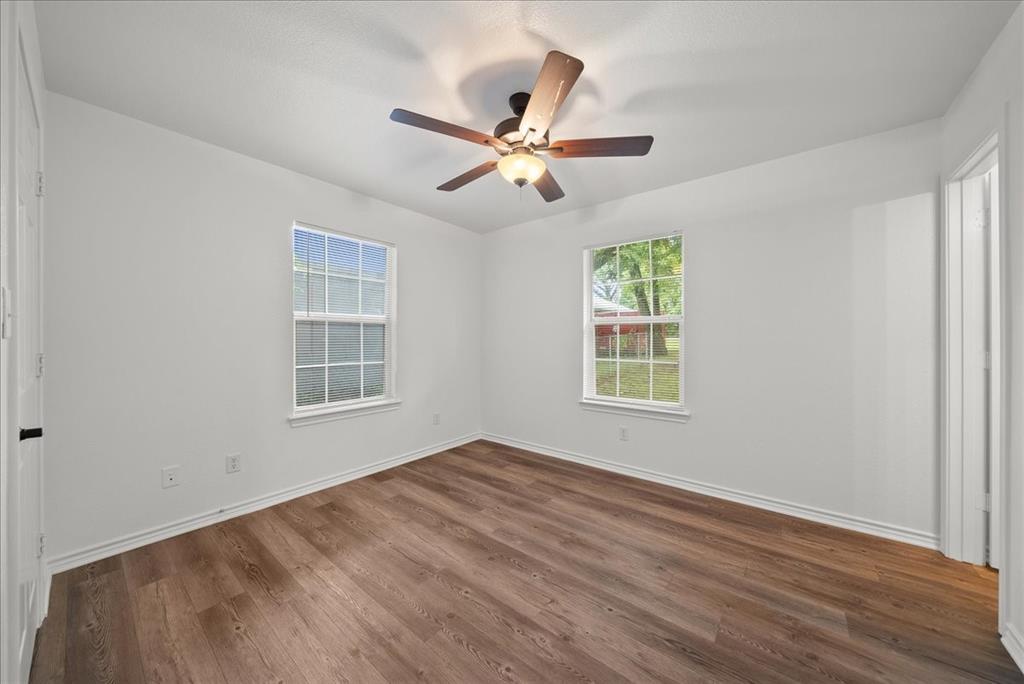 404 W Day Street Property Photo 16