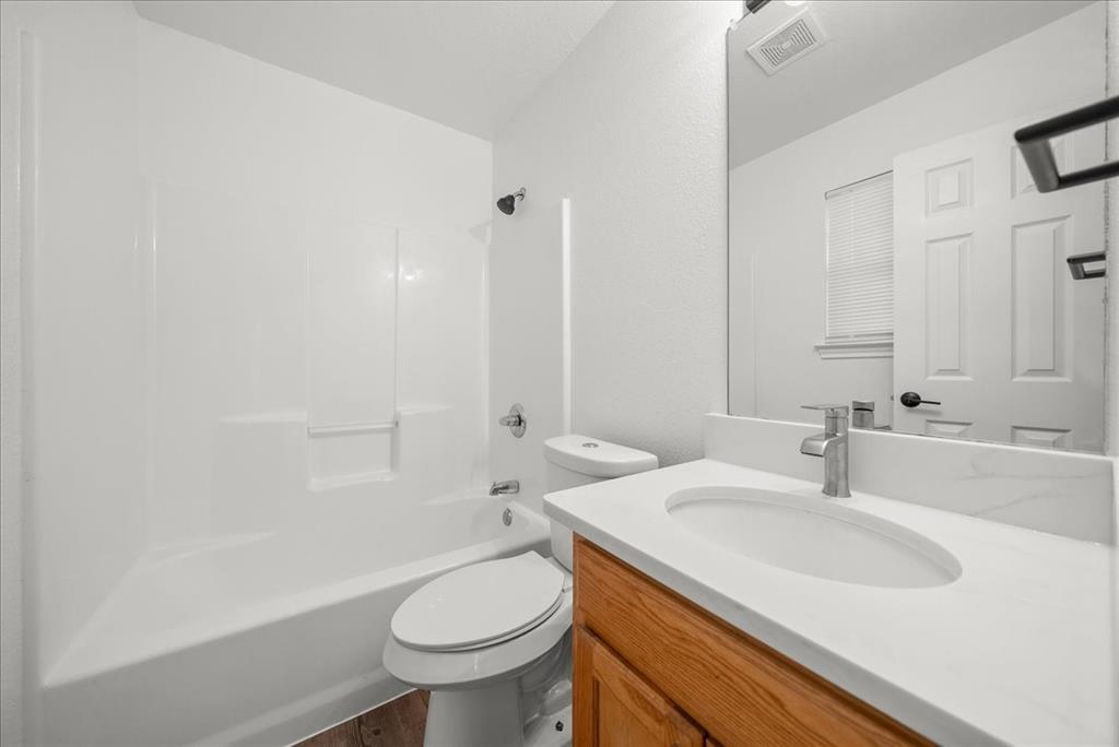 404 W Day Street Property Photo 18