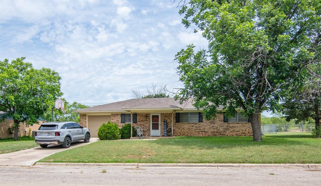 3814 Crestridge Drive Property Photo 1