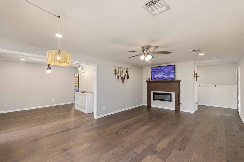 1908 8th Street Property Photo 3