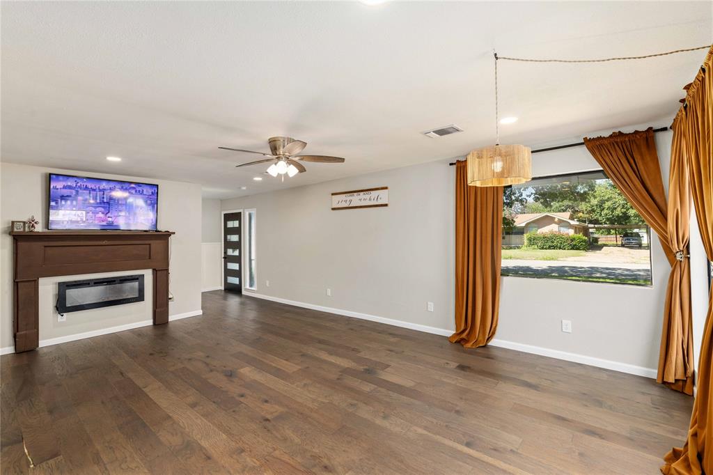 1908 8th Street Property Photo 4