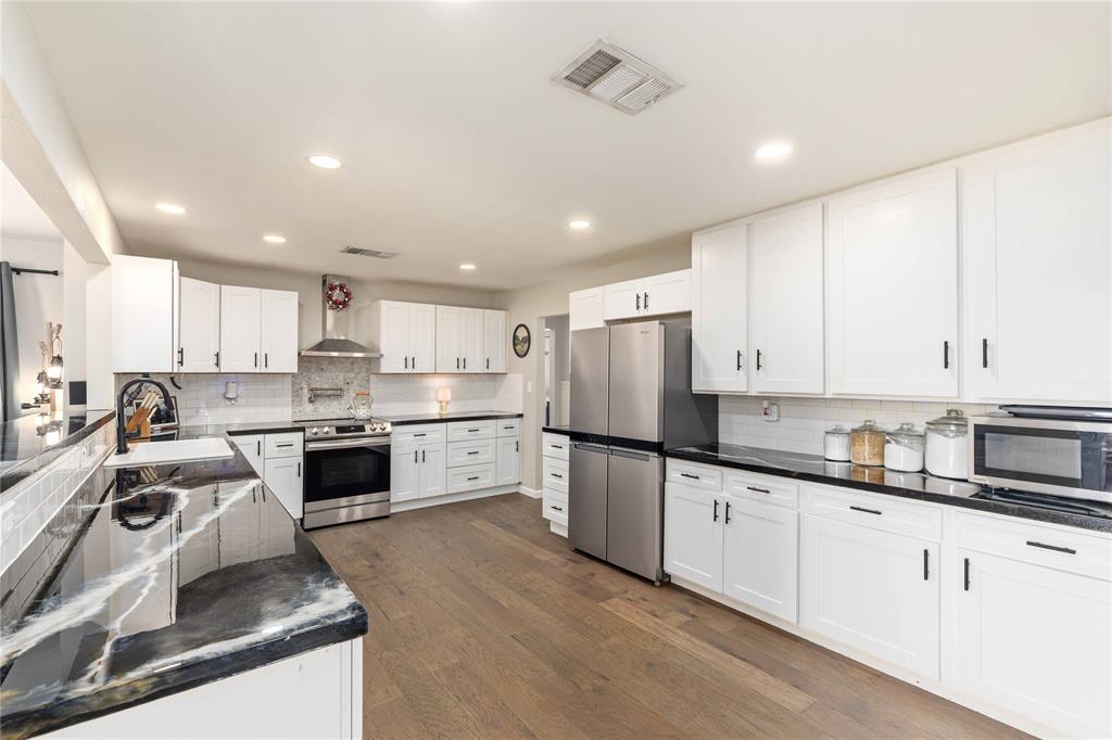 1908 8th Street Property Photo 7