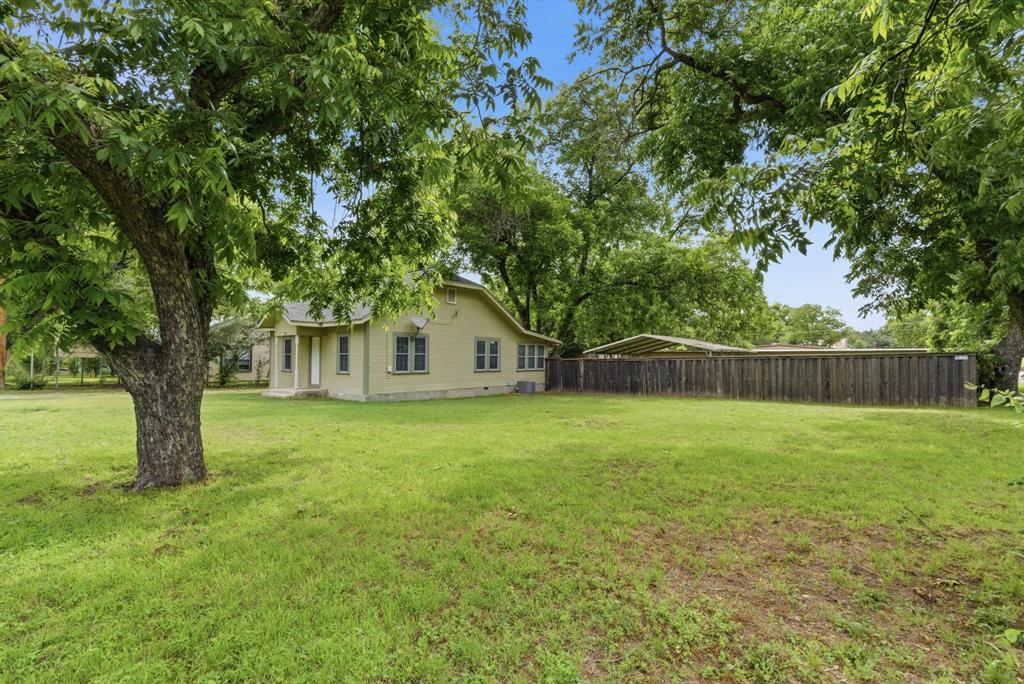 525 S Austin Street Property Photo 2