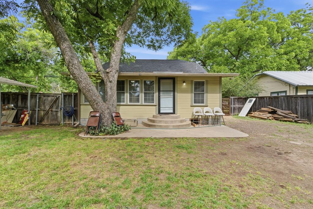 525 S Austin Street Property Photo 4