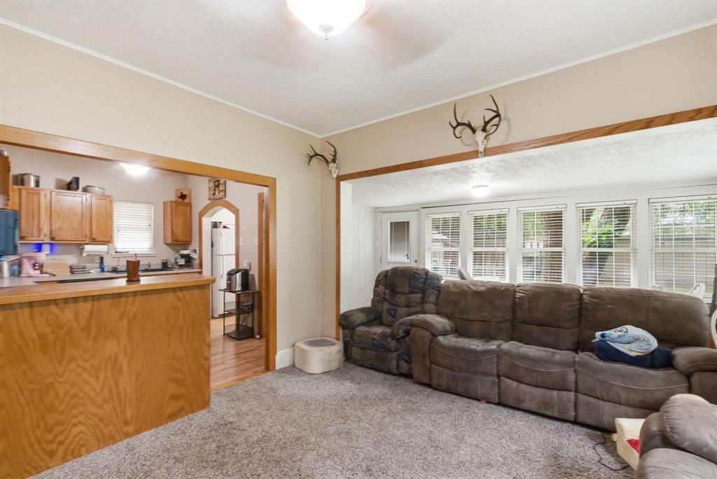 525 S Austin Street Property Photo 11