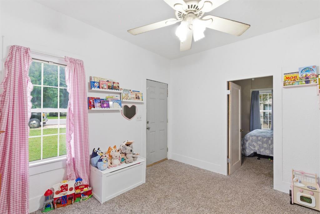 525 S Austin Street Property Photo 12