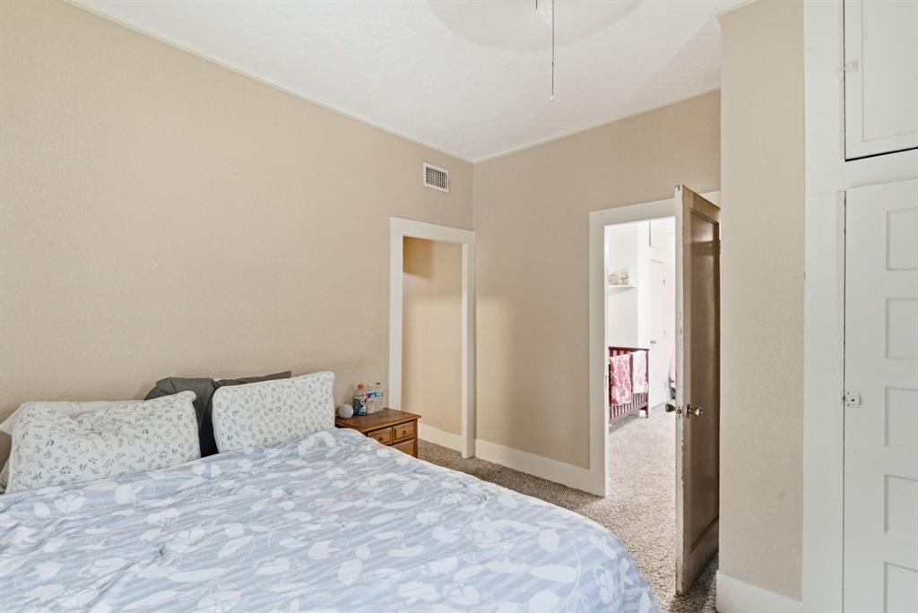 525 S Austin Street Property Photo 13