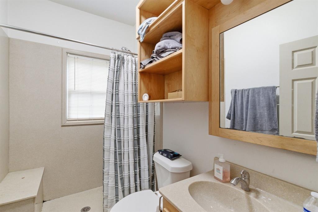 525 S Austin Street Property Photo 16