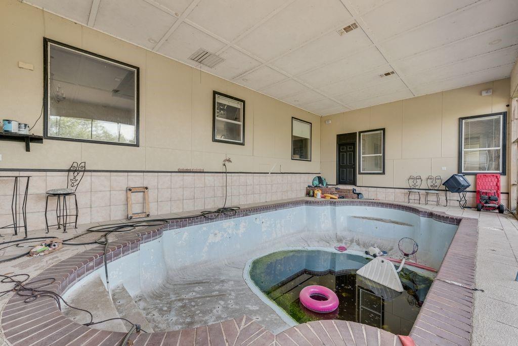 120 Chambers Drive Property Photo 17