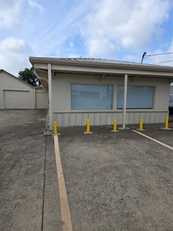 326 E Northwest Highway Property Photo 1