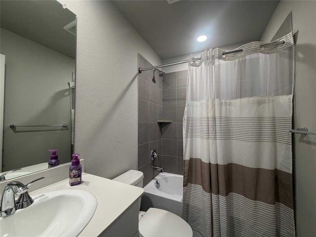 706 Easthill Drive Property Photo 9