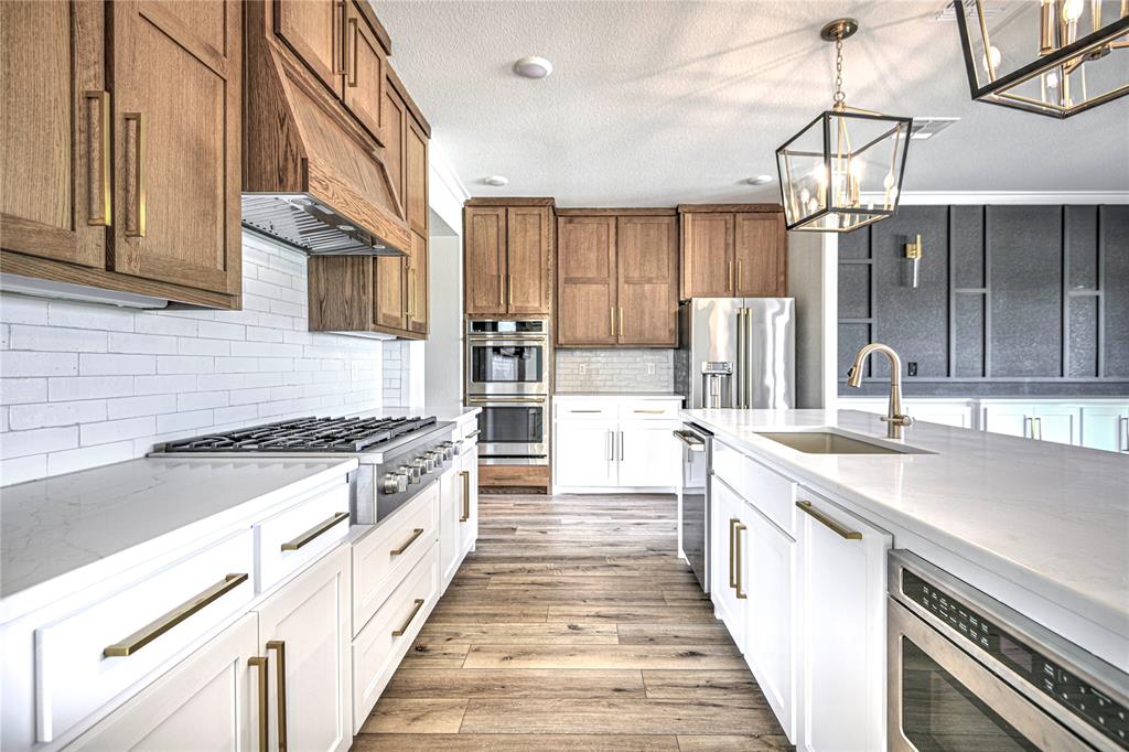 8186 S Lone Star Parkway Property Photo 19
