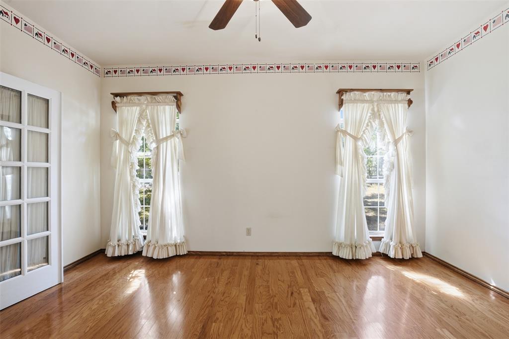 1000 Barry Lane Property Photo 17