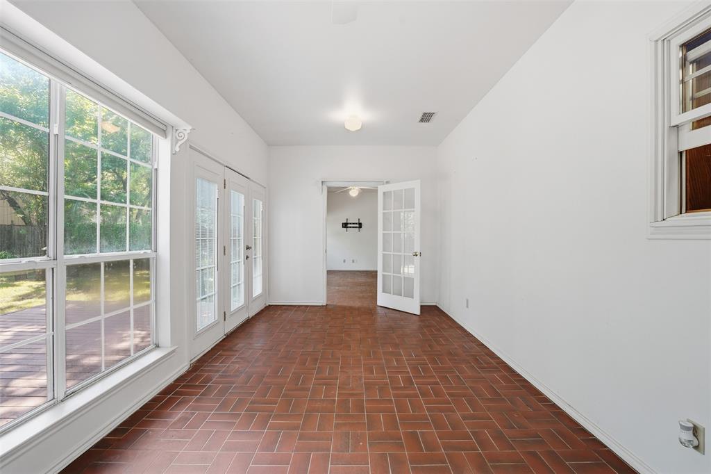 1000 Barry Lane Property Photo 23