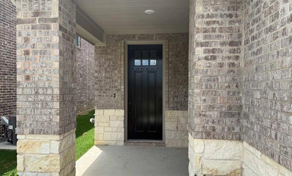 5915 Laurel Lake Lane Property Photo 4