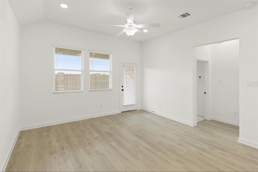5915 Laurel Lake Lane Property Photo 14