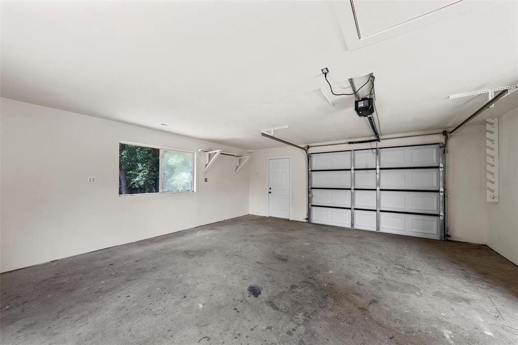 1561 Whitecrest Drive Property Photo 28