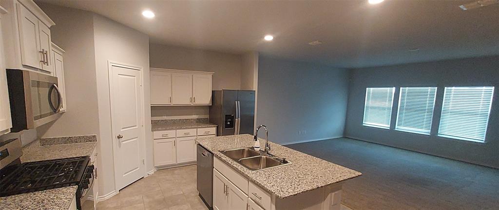 601 Whitecomb Lane Property Photo 3