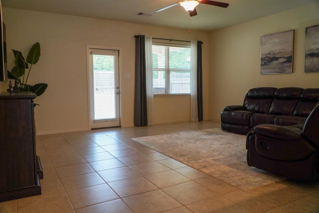 13624 Helix Bridge Way Property Photo 5