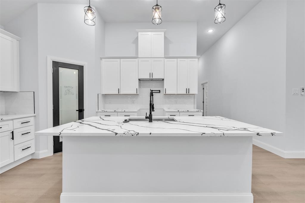 5212 Cox Street Property Photo 11