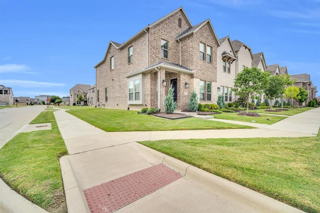1498 Weston Road Property Photo 2