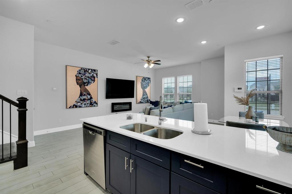 1498 Weston Road Property Photo 8