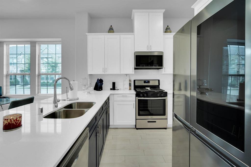 1498 Weston Road Property Photo 10
