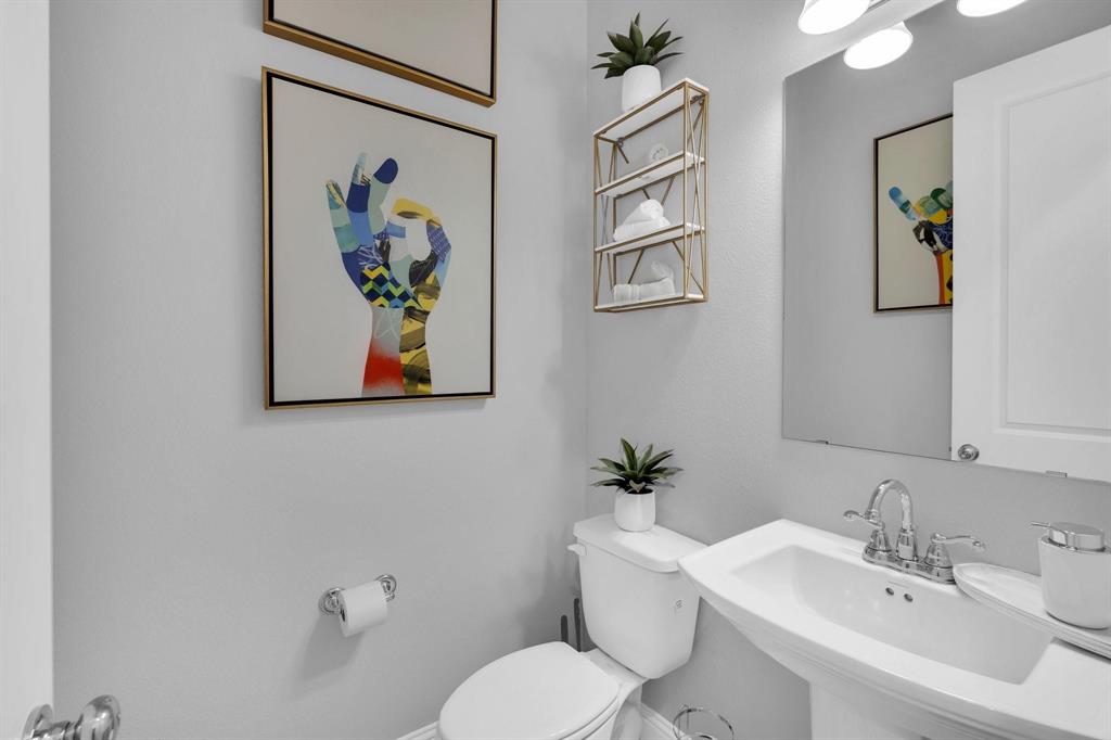 1498 Weston Road Property Photo 11