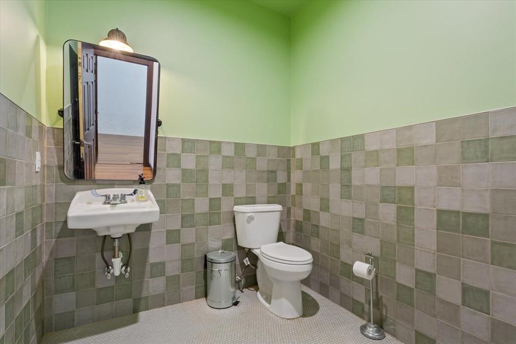 125 N Pecan Street Property Photo 17