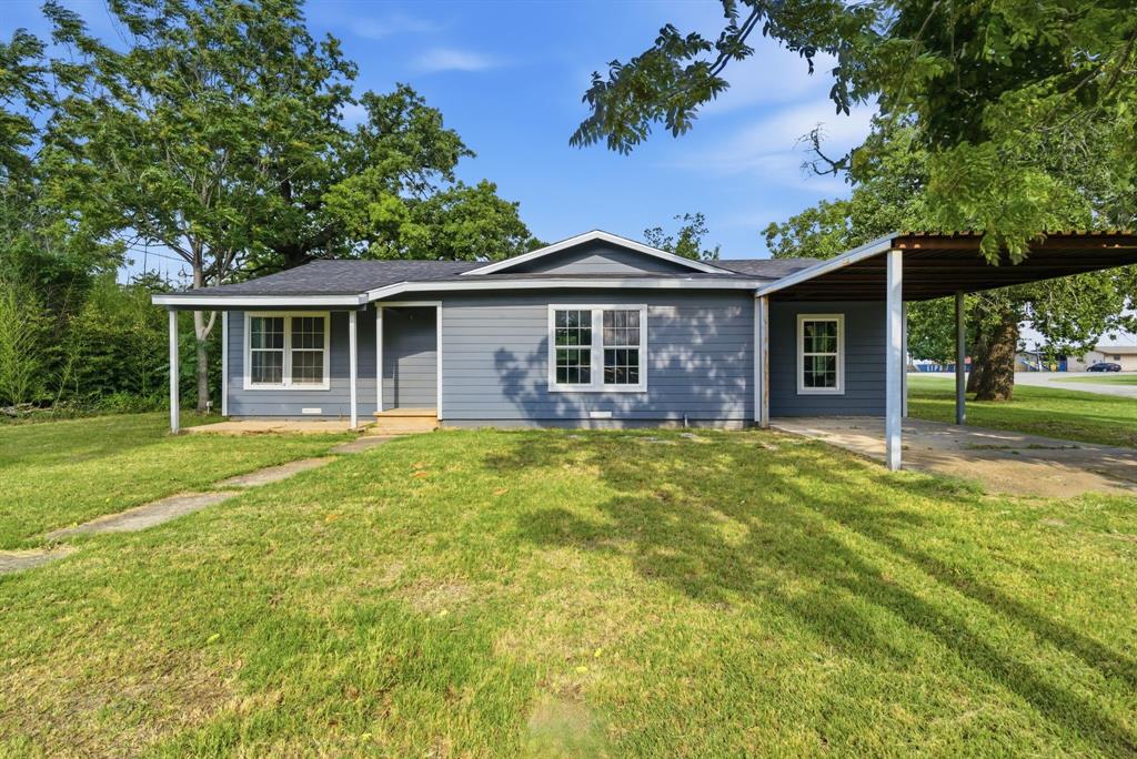 203 N Kickapoo Street Property Photo 2