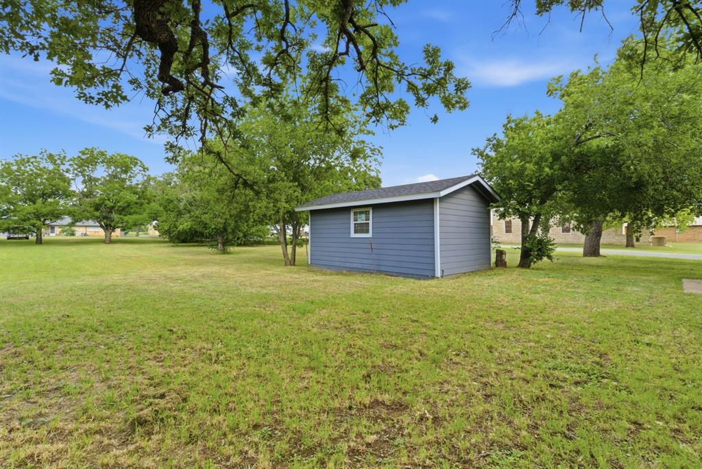 203 N Kickapoo Street Property Photo 21