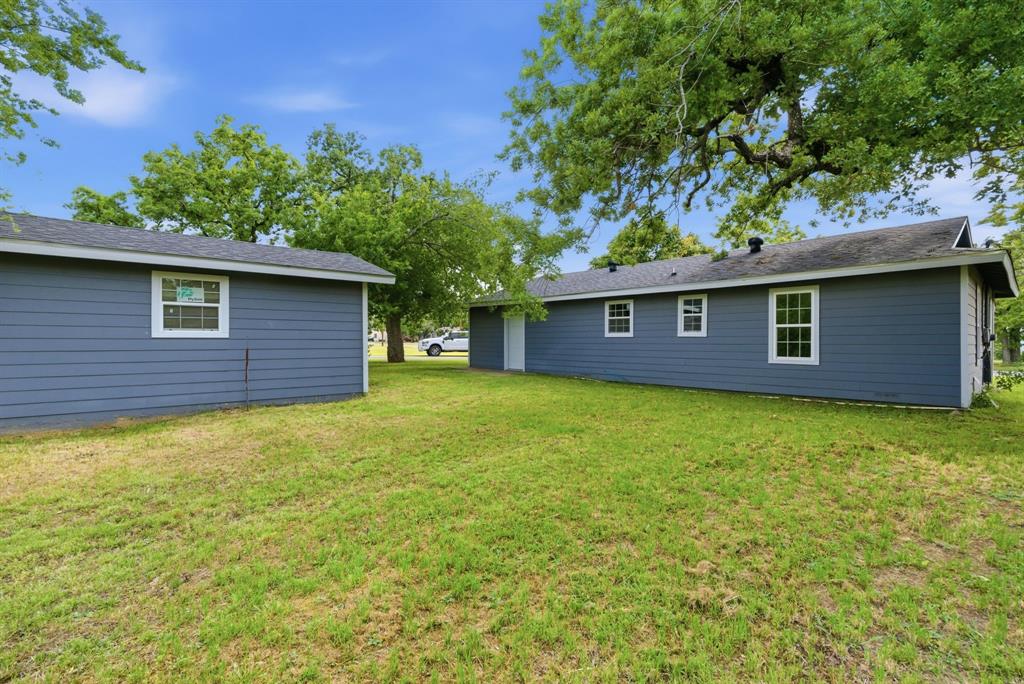 203 N Kickapoo Street Property Photo 22