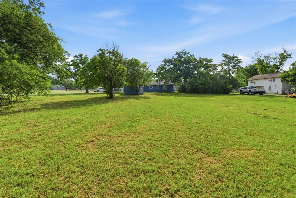 203 N Kickapoo Street Property Photo 25