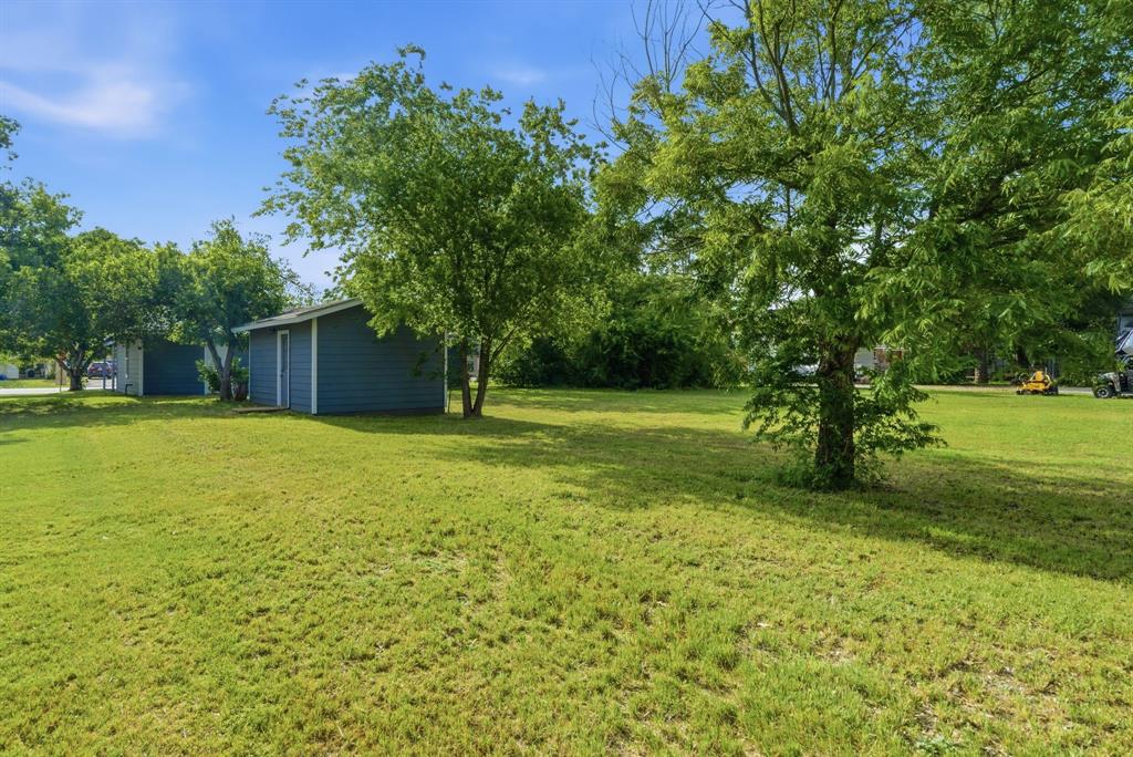 203 N Kickapoo Street Property Photo 26