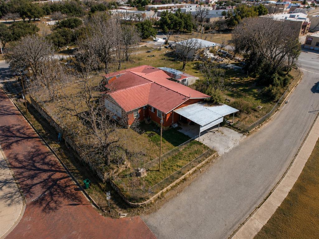 810 W Plummer Street Property Photo 12