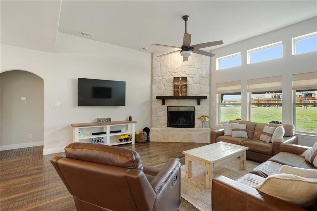 1205 Redbud Property Photo 5