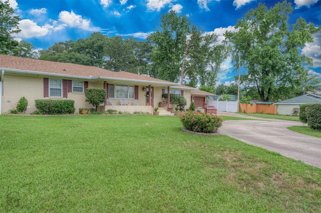 5960 Thornhill Avenue Property Photo 1