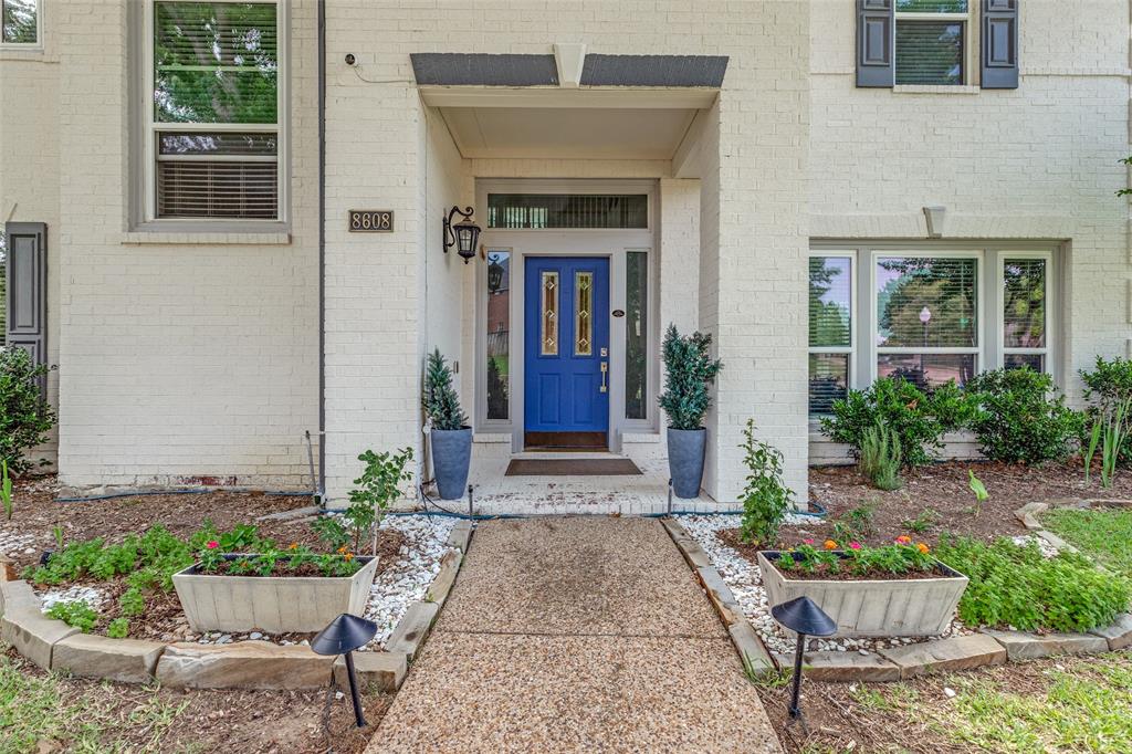 8608 Clear Sky Drive Property Photo 3