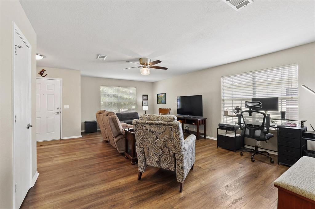 1323 Pheasant Drive Property Photo 6