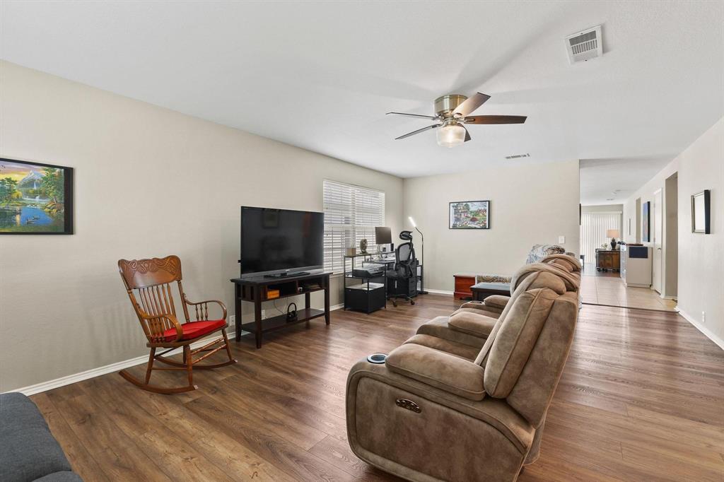 1323 Pheasant Drive Property Photo 7