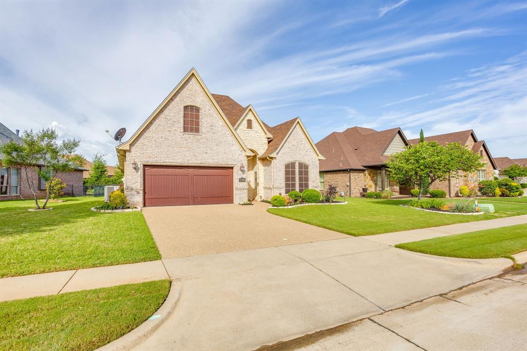 2304 Marseilles Court Property Photo 1