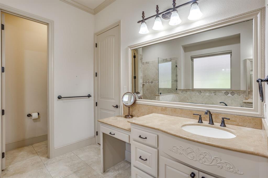 2304 Marseilles Court Property Photo 20