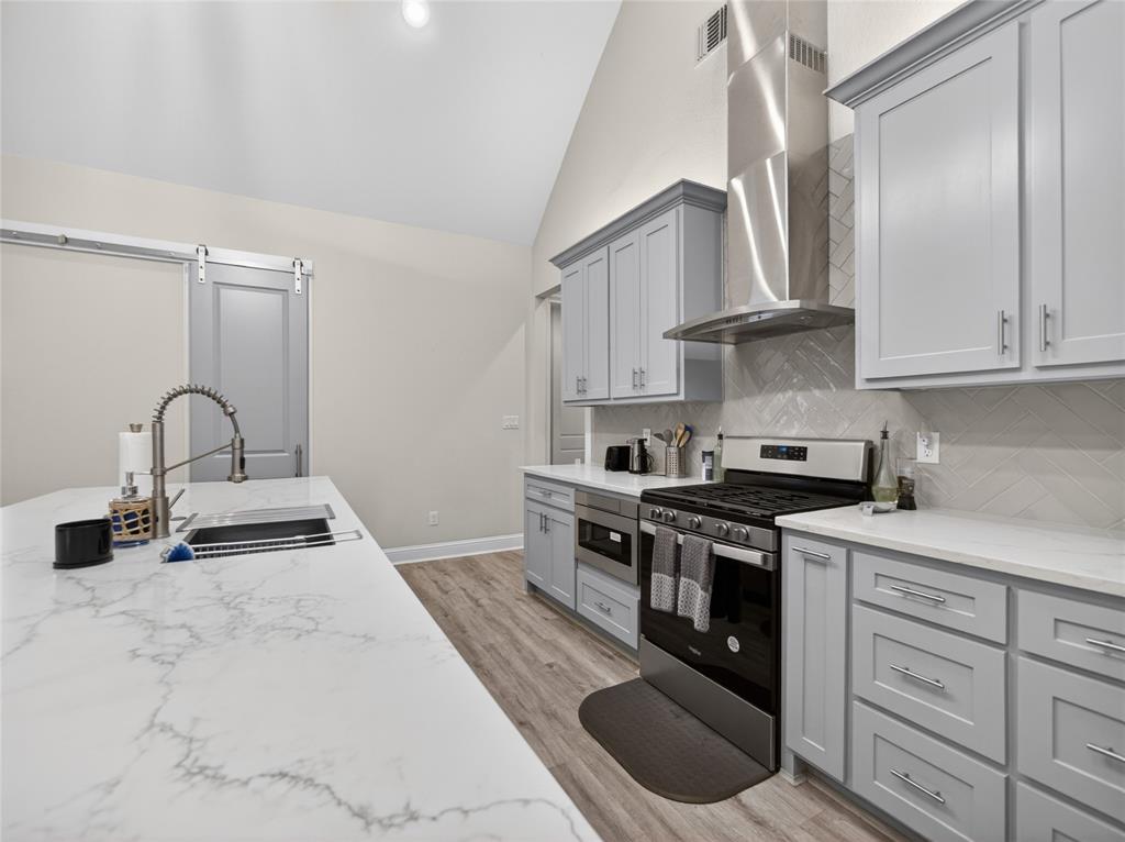 18107 Forrest Drive Property Photo 12