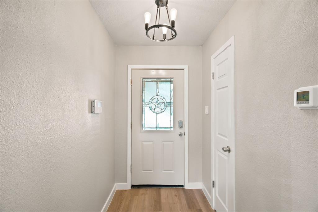 1615 Roundrock Trail Property Photo 3