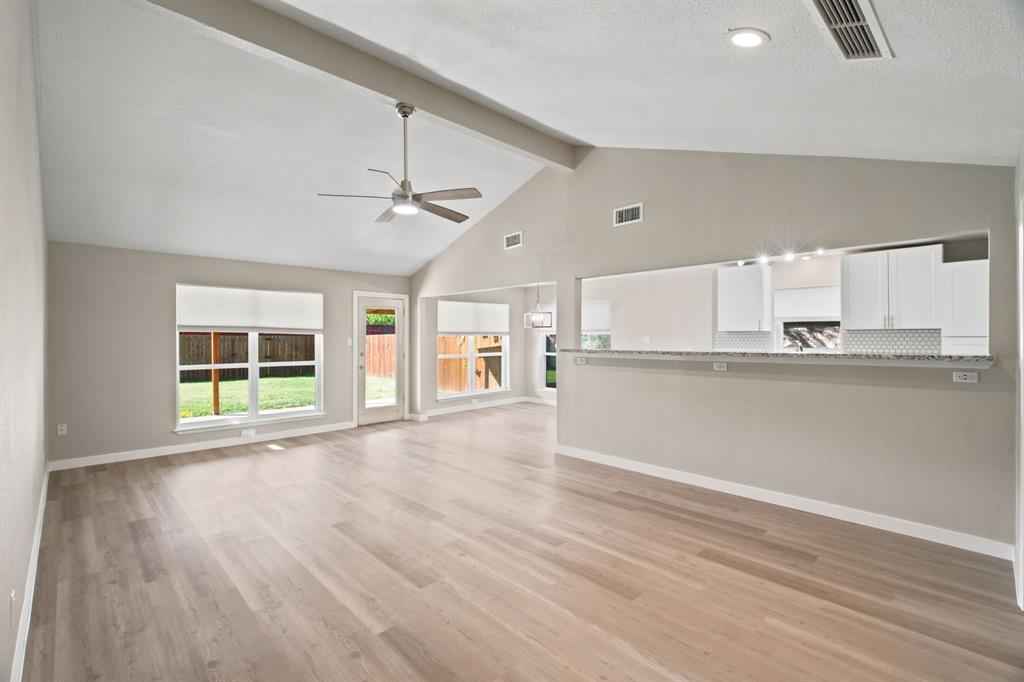 1615 Roundrock Trail Property Photo 4