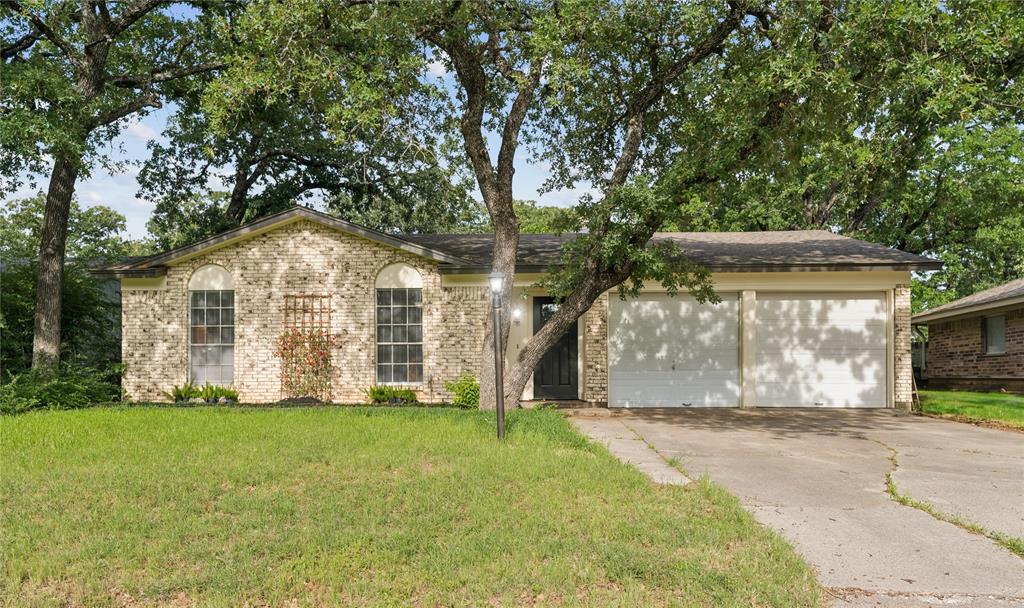 1213 Pin Oak Drive Property Photo 1