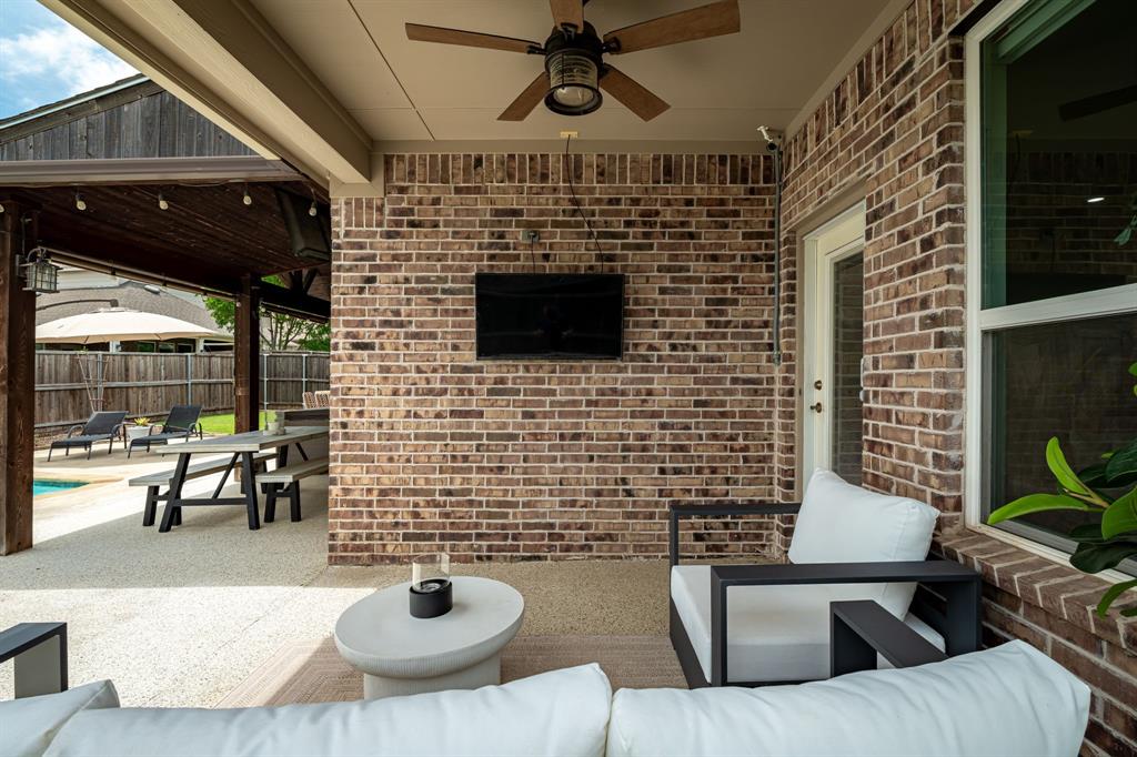 5305 Cardiff Court Property Photo 6