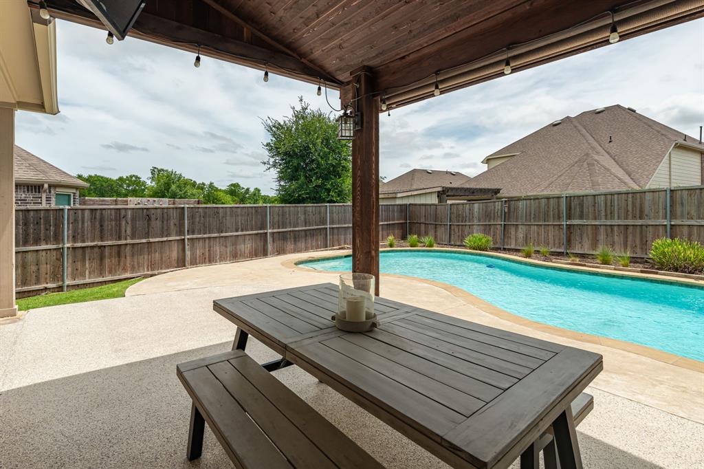 5305 Cardiff Court Property Photo 7