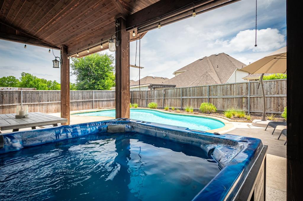 5305 Cardiff Court Property Photo 10
